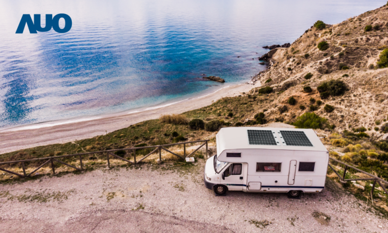 「可撓輕量化太陽光電板SunCurva」使用輕量特殊耐候型複合板取代傳統太陽能板的玻璃前板，不僅降低70%重量，每米平方僅3Kg；具有抗衝擊性能及通過電磁相容性測試，可應用於交通運輸工具，如露營車、遊艇等